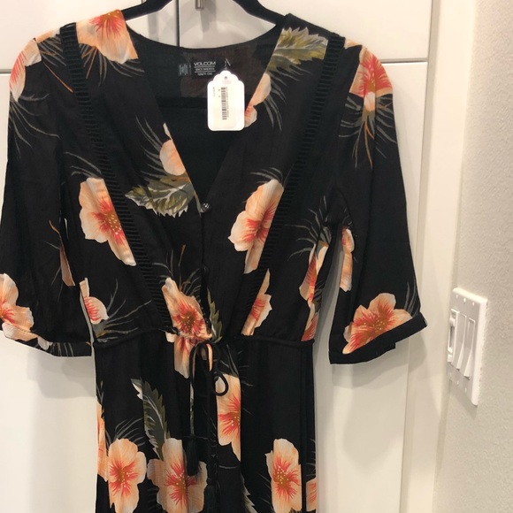 Brand New Volcom Flower Dress - Picture 3 of 4